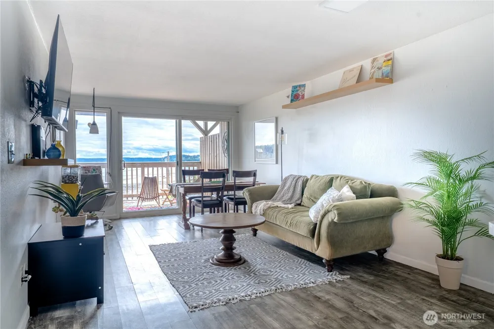 1199 9th Avenue #204 Oak Harbor, WA 98277