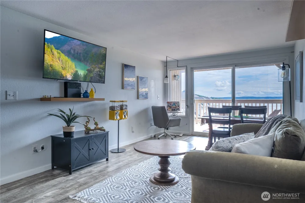 1199 9th Avenue #204 Oak Harbor, WA 98277