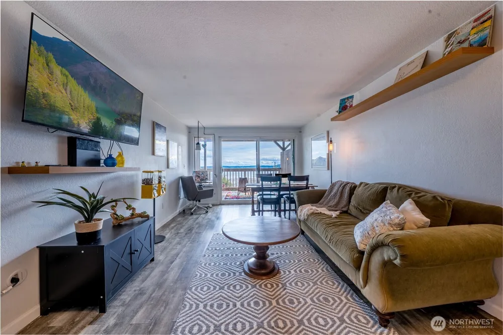 1199 9th Avenue #204 Oak Harbor, WA 98277