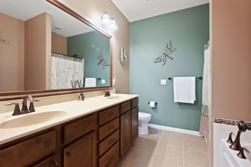 1106 Lorraine Court Carver, MN 55315