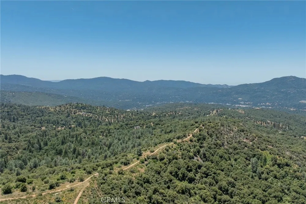 99 Old Yosemite Road Oakhurst, CA 93644