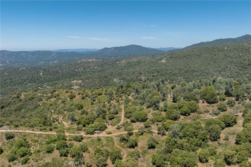 99 Old Yosemite Road Oakhurst, CA 93644