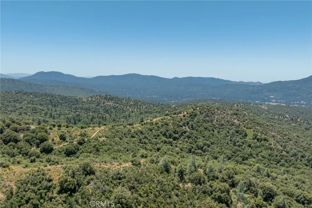 99 Old Yosemite Road Oakhurst, CA 93644