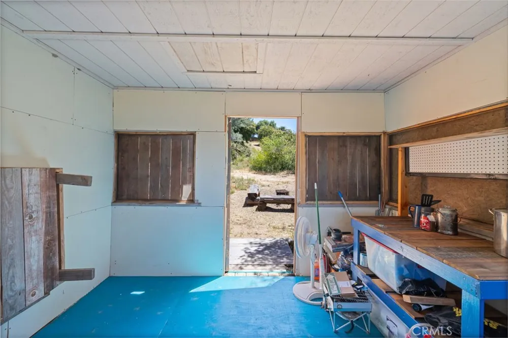 99 Old Yosemite Road Oakhurst, CA 93644