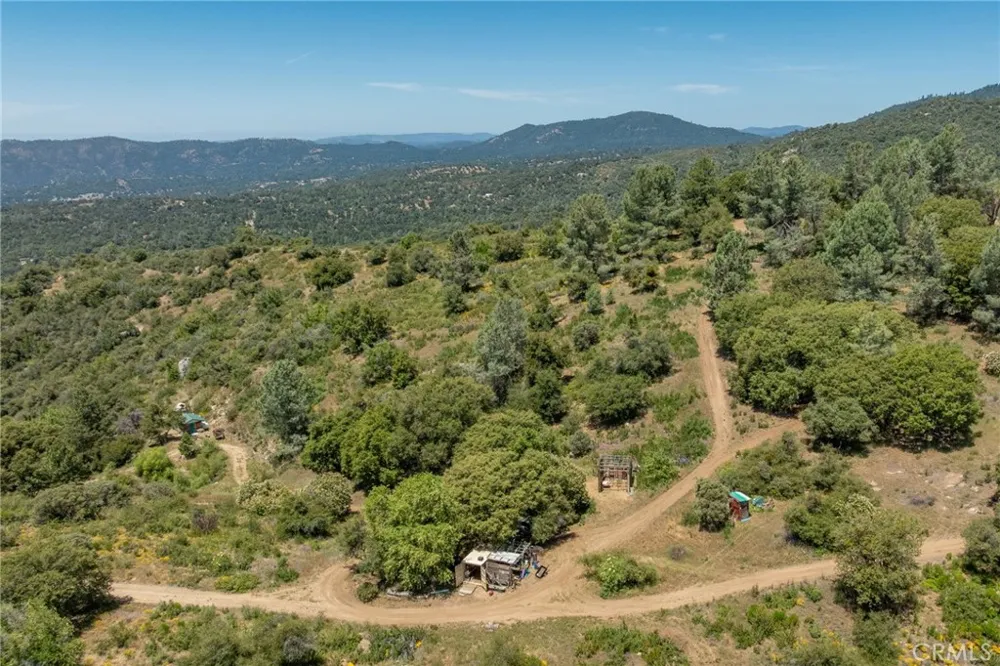 99 Old Yosemite Road Oakhurst, CA 93644