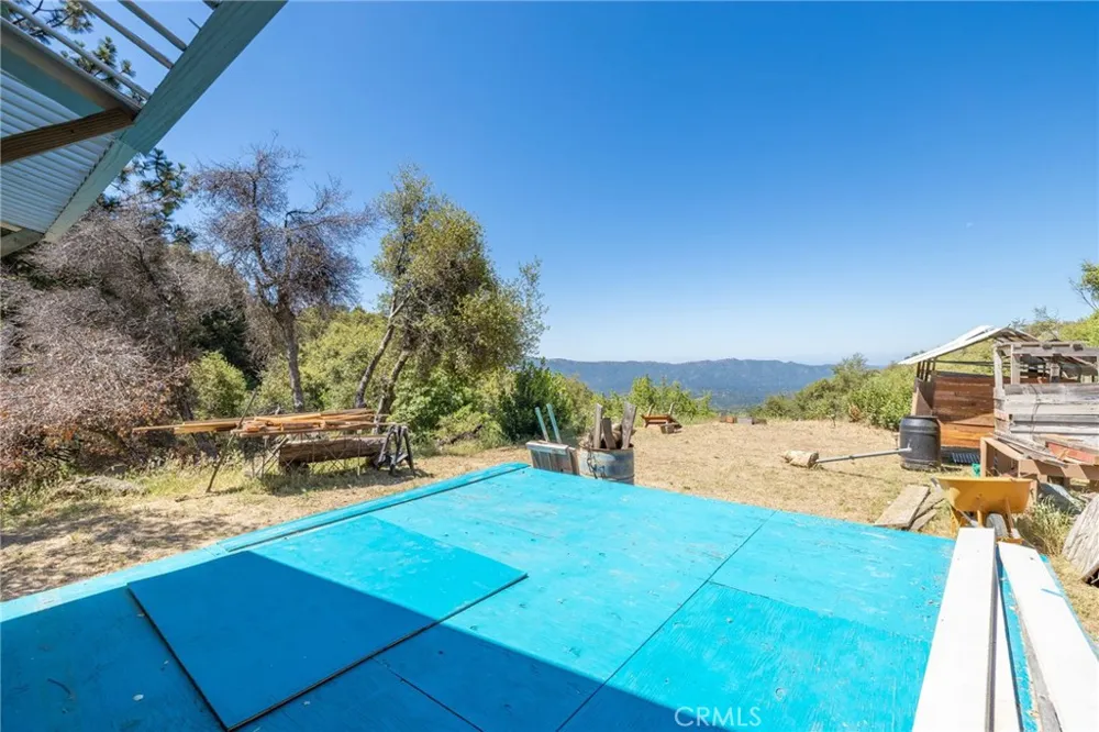 99 Old Yosemite Road Oakhurst, CA 93644