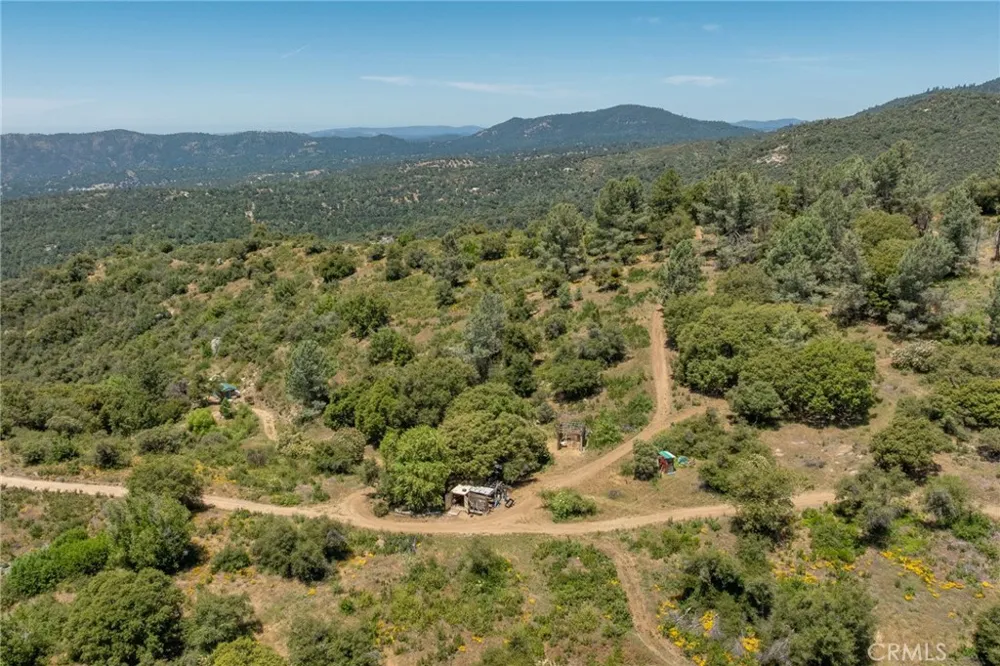 99 Old Yosemite Road Oakhurst, CA 93644