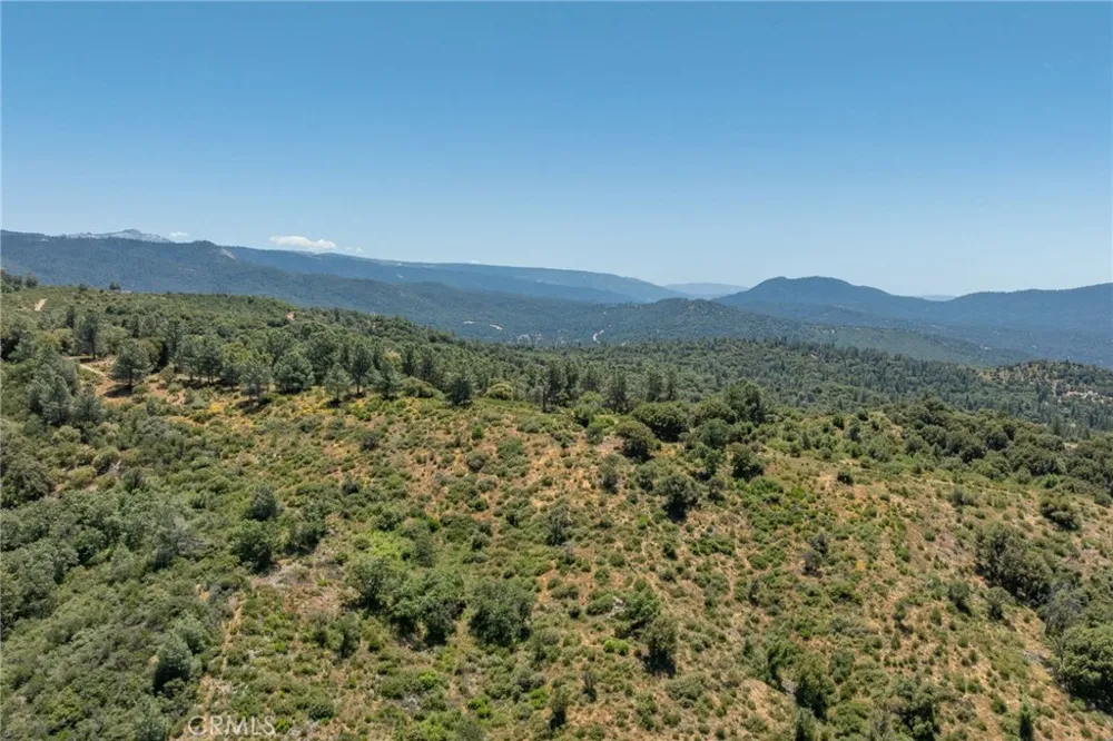 99 Old Yosemite Road Oakhurst, CA 93644