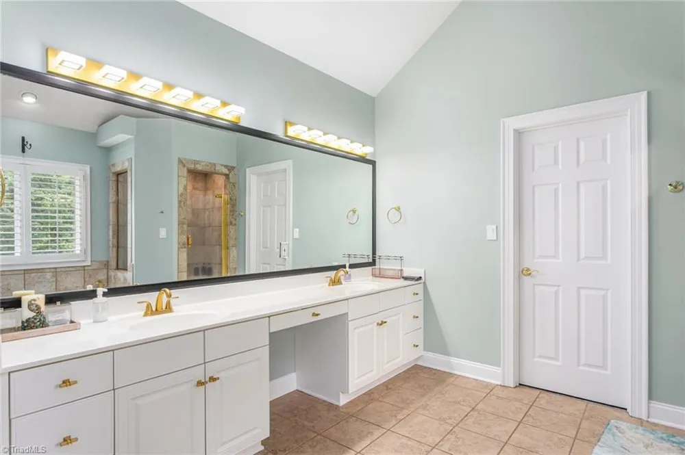 6003 Morganshire Drive Summerfield, NC 27358