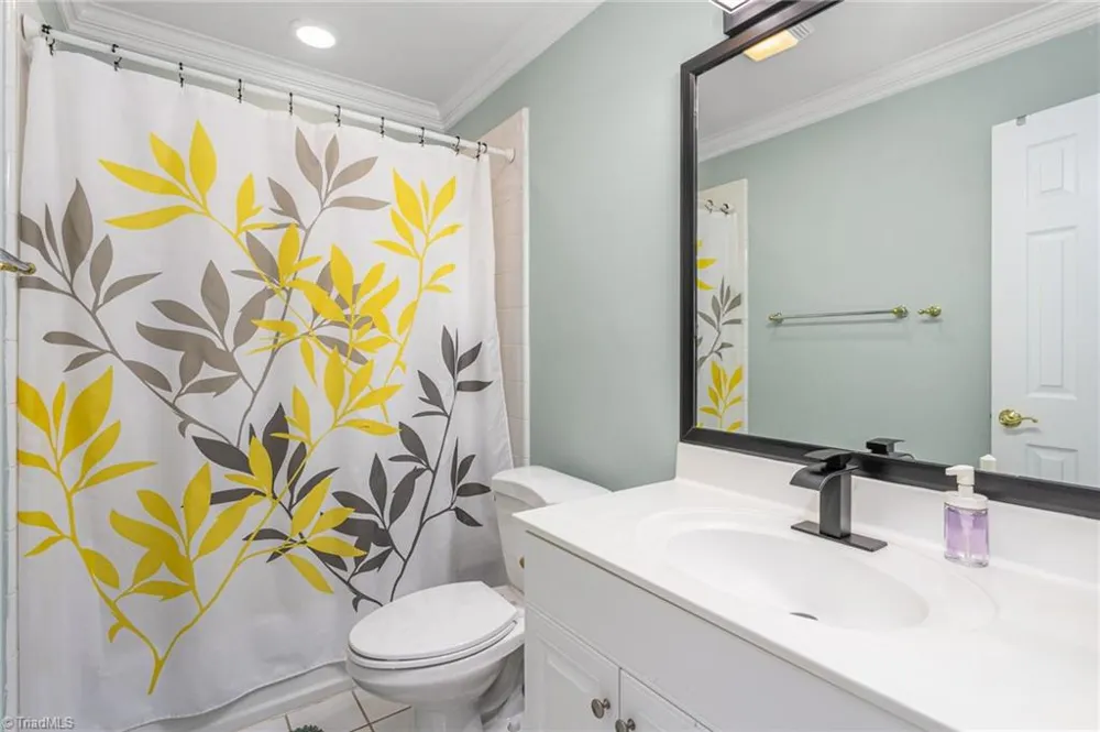 6003 Morganshire Drive Summerfield, NC 27358