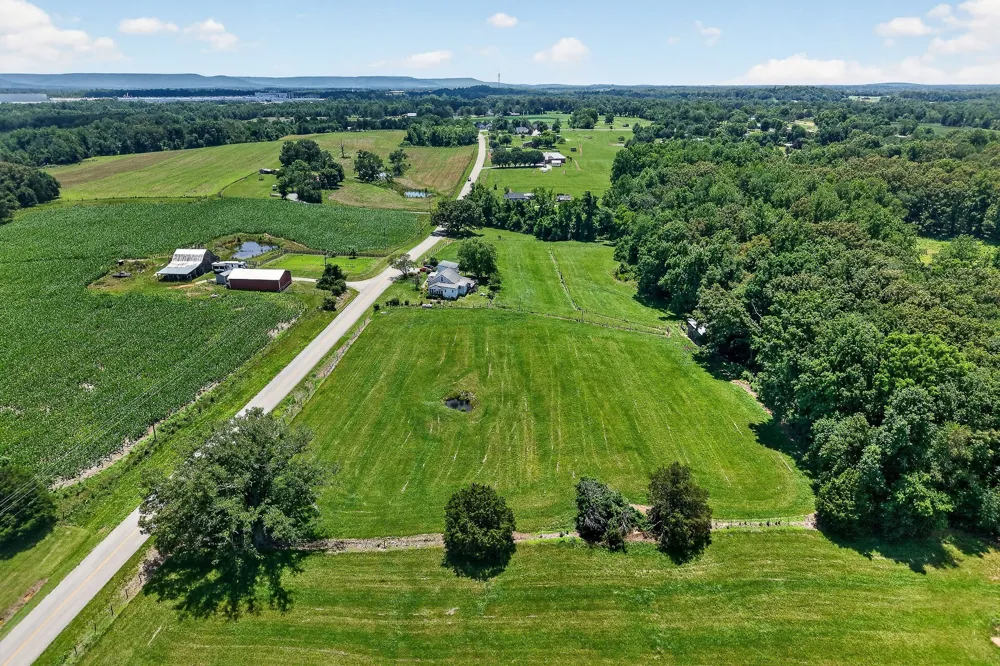 2531 Old Well Rd Morrison, TN 37357