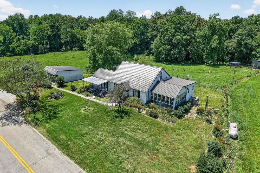 2531 Old Well Rd Morrison, TN 37357