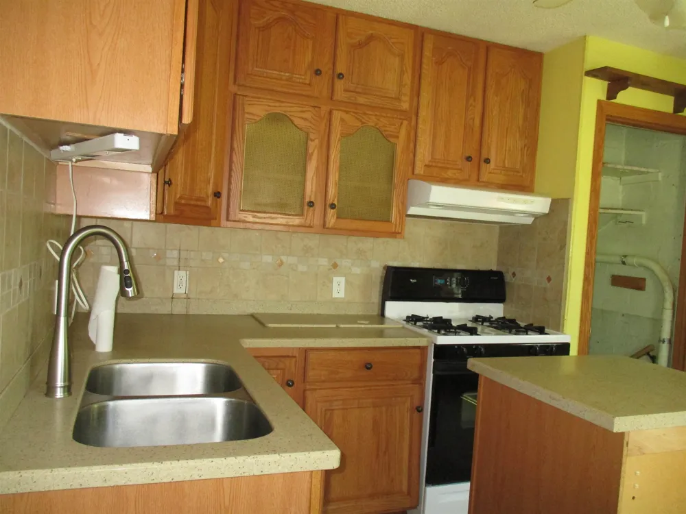 612 Liberty Street Alma City, MI 48801