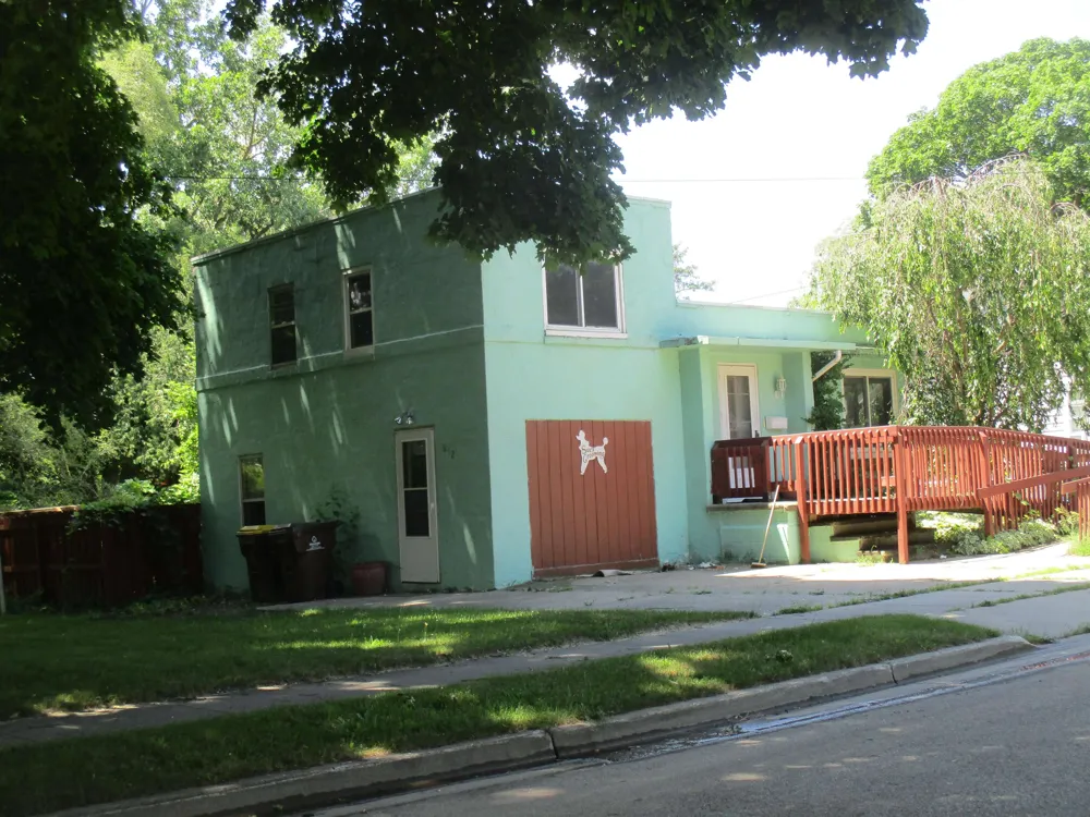 612 Liberty Street Alma City, MI 48801