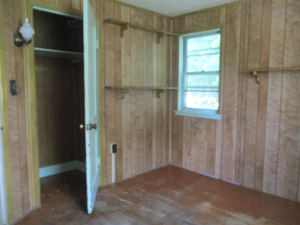 612 Liberty Street Alma City, MI 48801