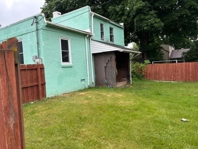 612 Liberty Street Alma City, MI 48801