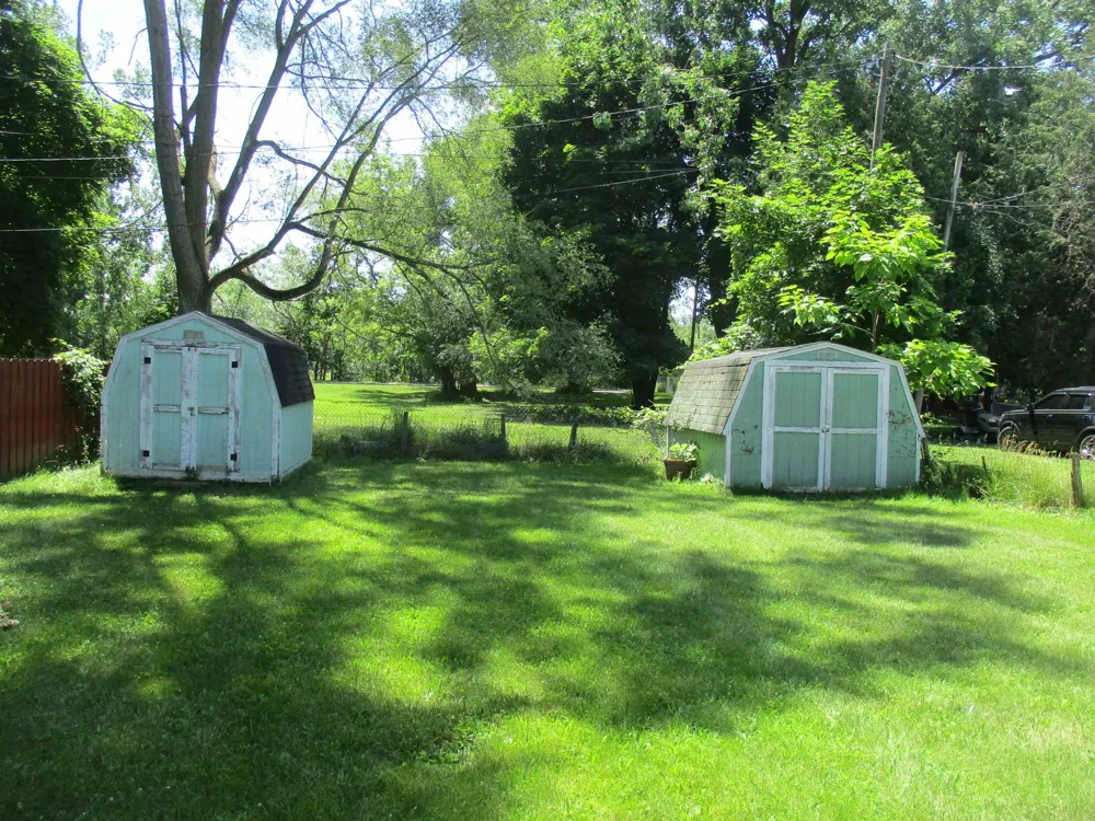 612 Liberty Street Alma City, MI 48801