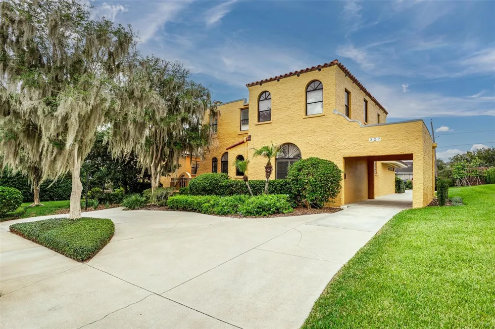 327 MIRAMAR ROAD Lakeland, FL 33803