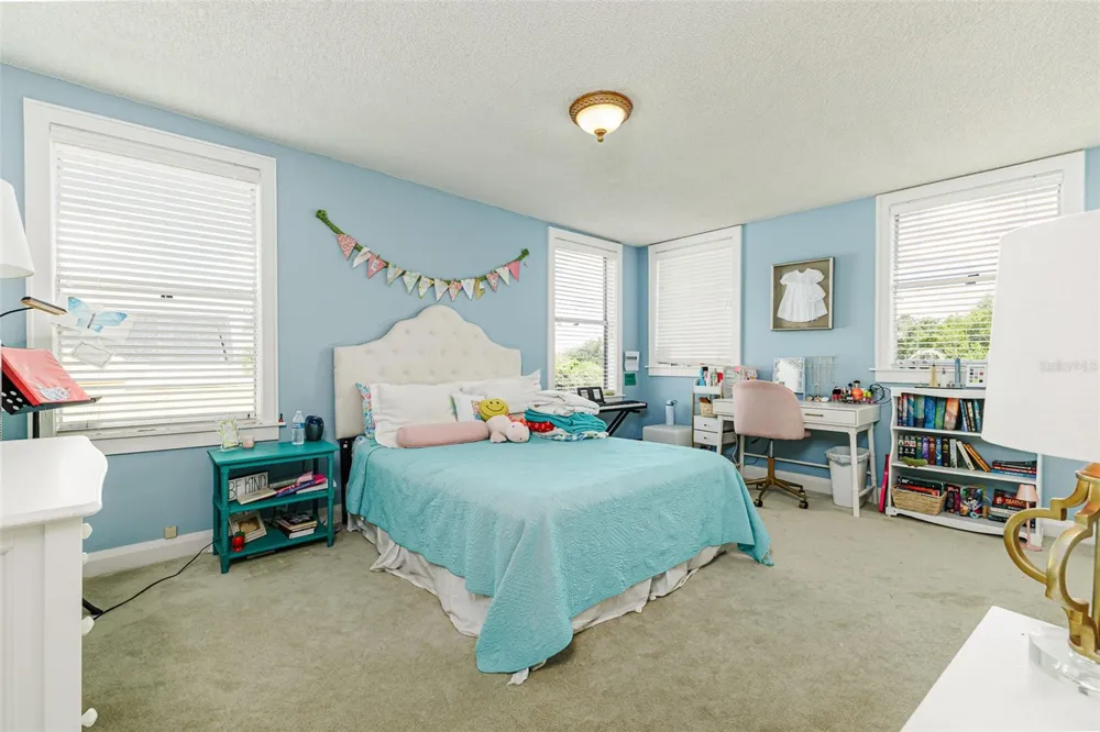 327 MIRAMAR ROAD Lakeland, FL 33803