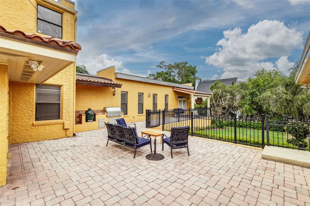 327 MIRAMAR ROAD Lakeland, FL 33803