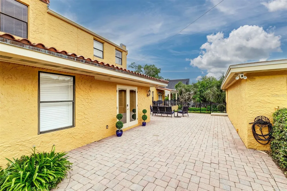 327 MIRAMAR ROAD Lakeland, FL 33803