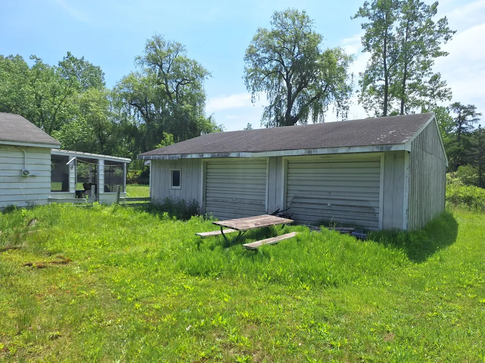 6010 Cannonsburg Road NE Belmont, MI 49306