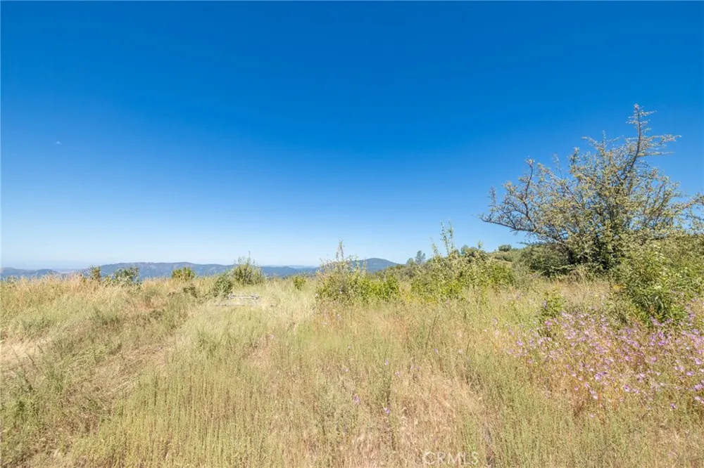 149 Old Yosemite Road Oakhurst, CA 93644