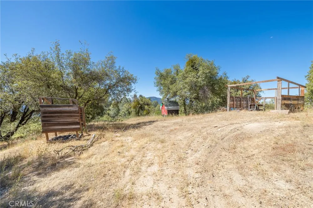 149 Old Yosemite Road Oakhurst, CA 93644