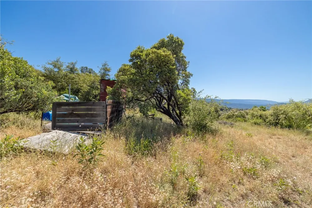 149 Old Yosemite Road Oakhurst, CA 93644