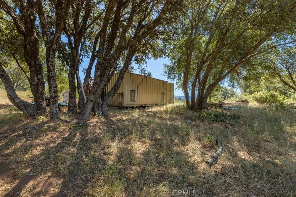149 Old Yosemite Road Oakhurst, CA 93644