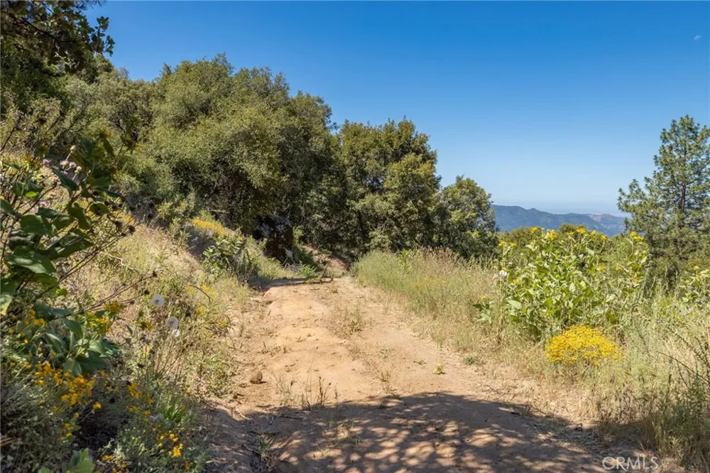 149 Old Yosemite Road Oakhurst, CA 93644