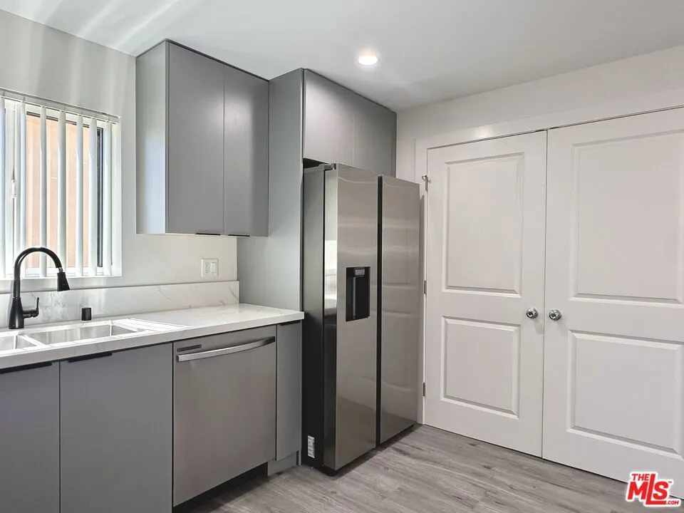 11512 Oxford Avenue #G Hawthorne, CA 90250