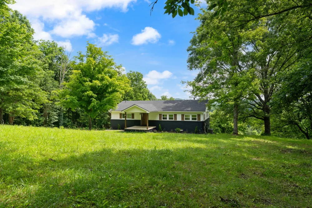 213 Delina Boonshill Rd Petersburg, TN 37144