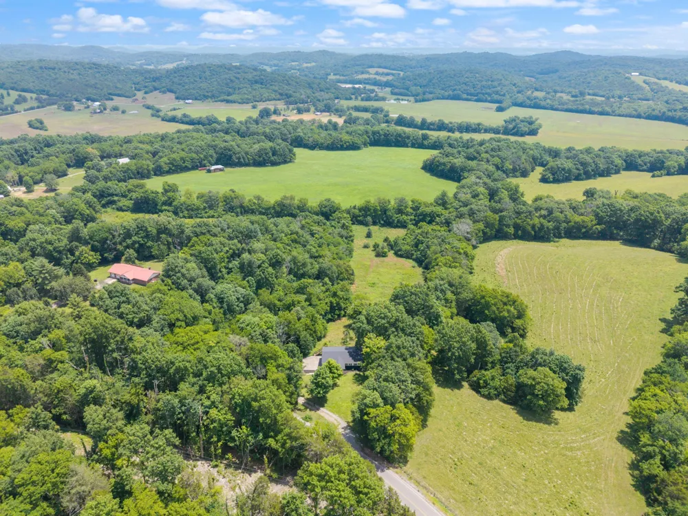 213 Delina Boonshill Rd Petersburg, TN 37144