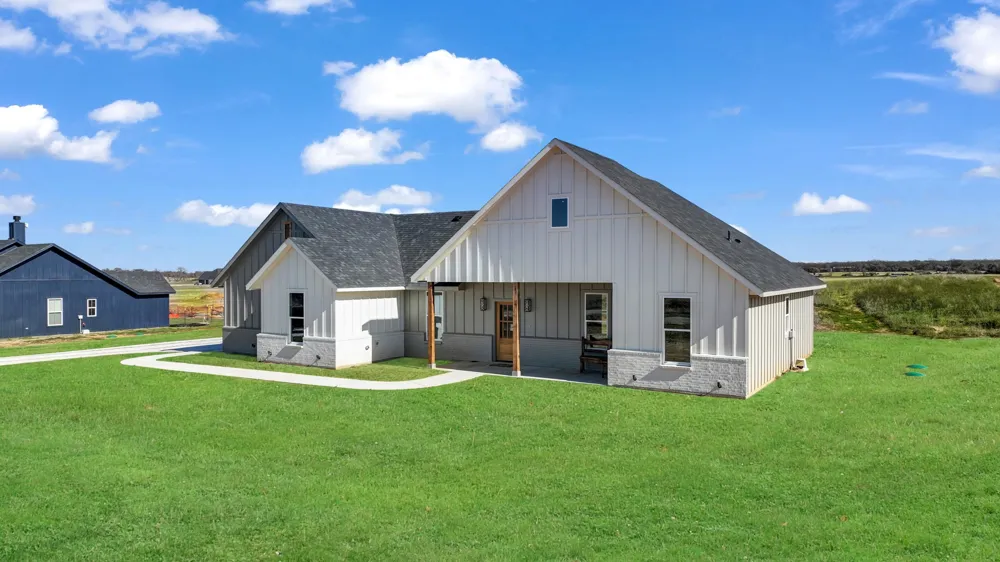Three Quarter Loop Poolville, TX 76487