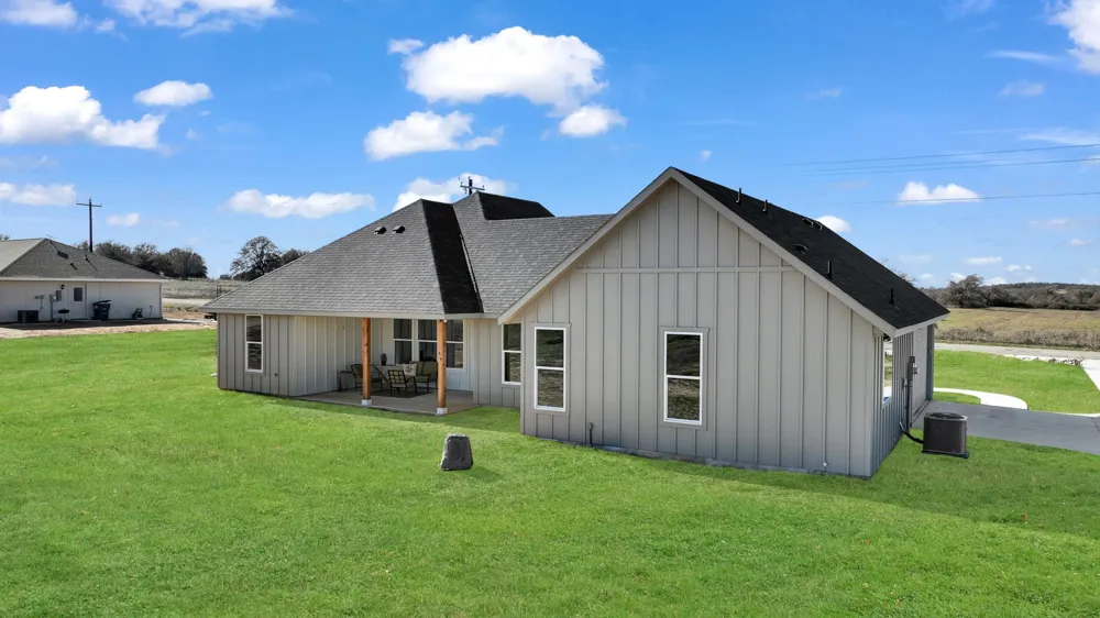 Three Quarter Loop Poolville, TX 76487