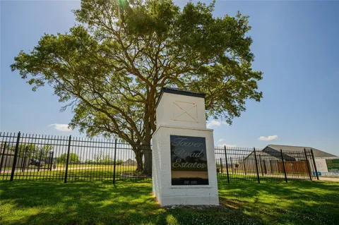 3158 W Tower Circle
