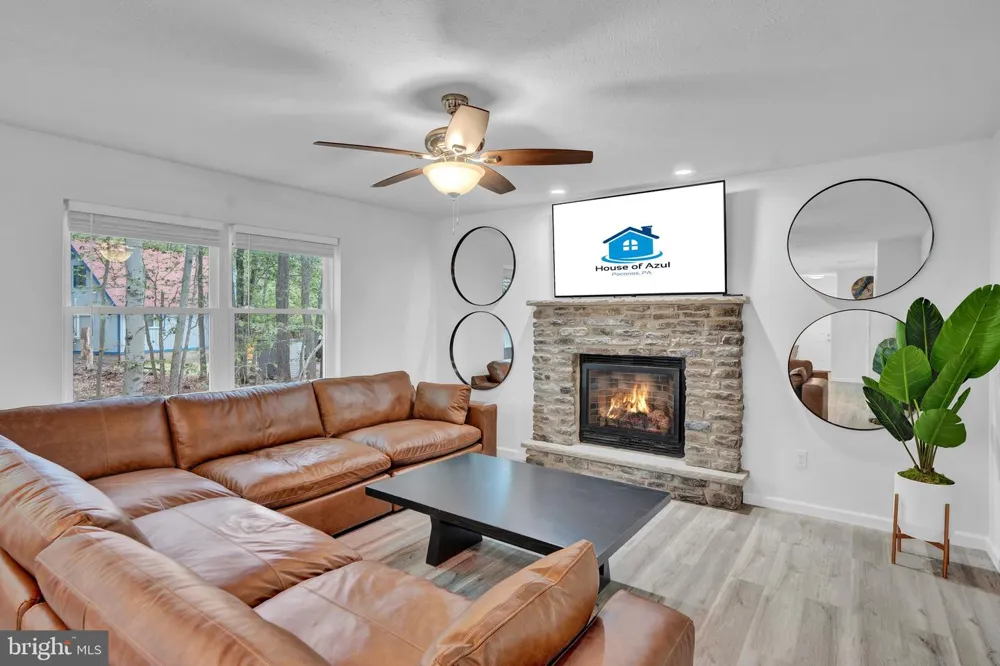 8595 PERIWINKLE DRIVE Tobyhanna, PA 18466
