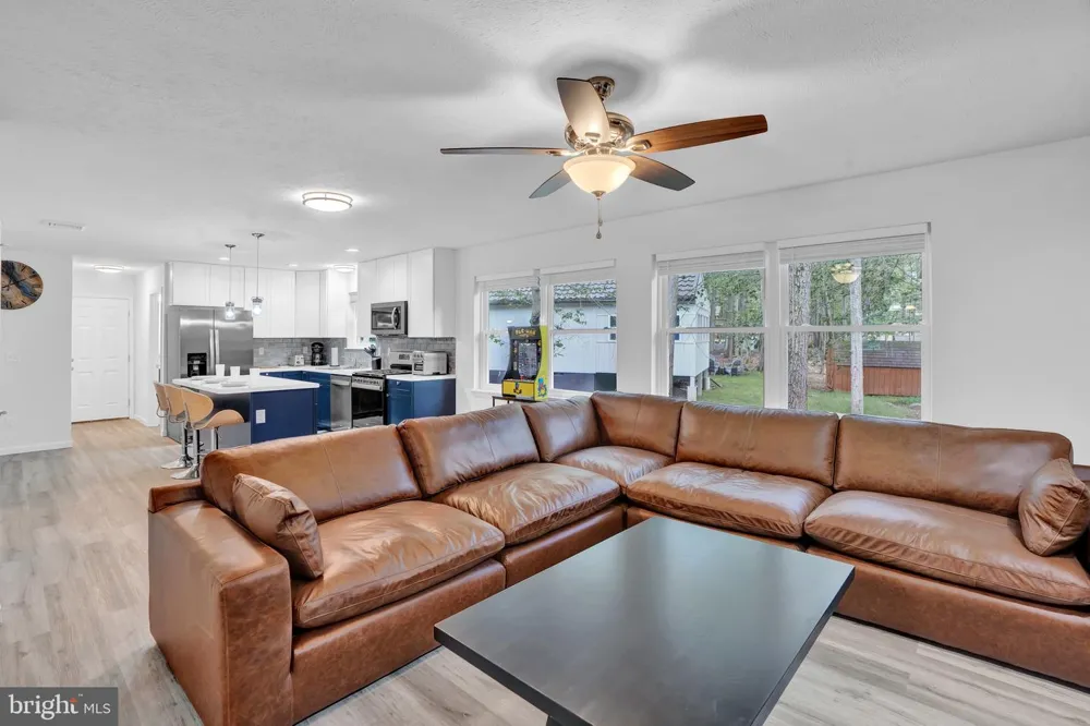 8595 PERIWINKLE DRIVE Tobyhanna, PA 18466