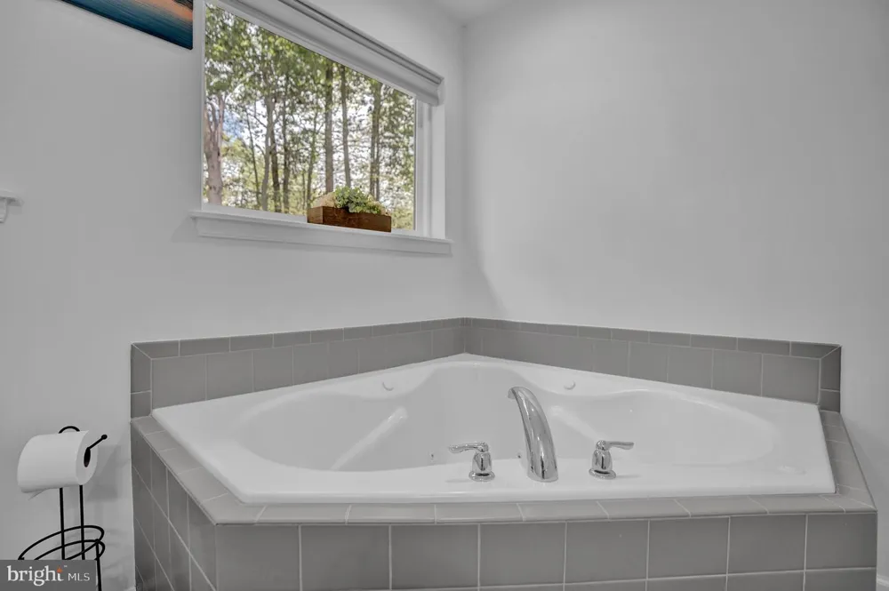 8595 PERIWINKLE DRIVE Tobyhanna, PA 18466