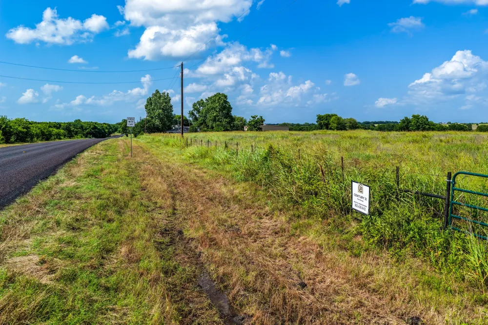 Fm 904 Pecan Gap, TX 75469