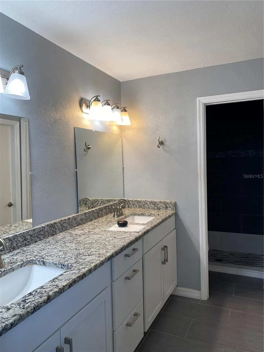 4394 SANDNER DRIVE Sarasota, FL 34243