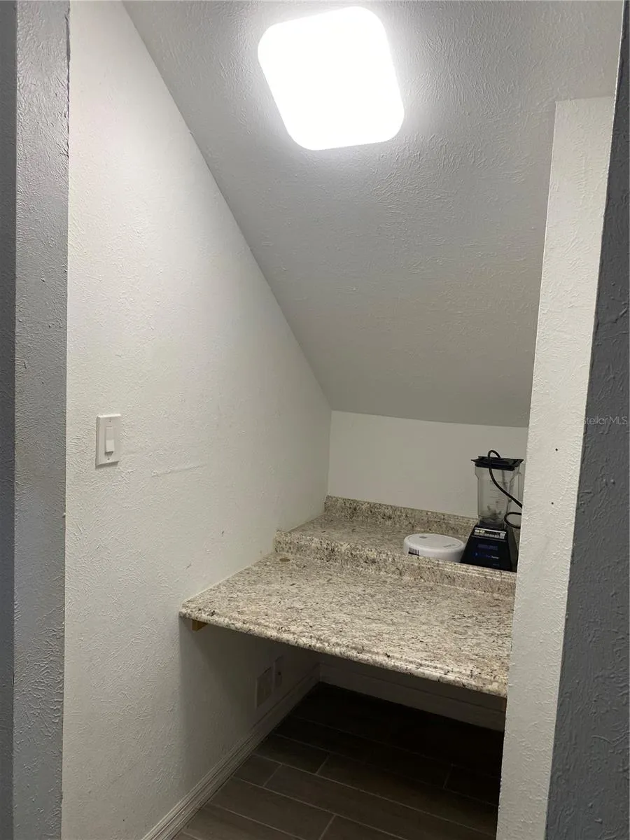 4394 SANDNER DRIVE Sarasota, FL 34243