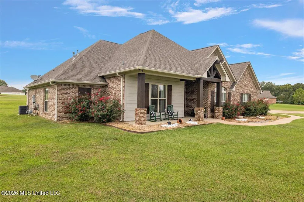 140 Winchester Drive Flora, MS 39071