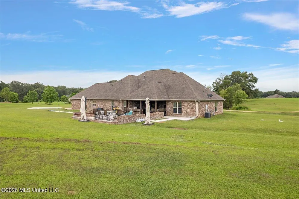 140 Winchester Drive Flora, MS 39071