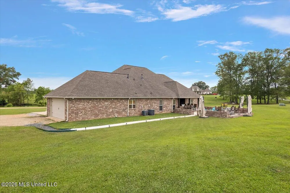 140 Winchester Drive Flora, MS 39071