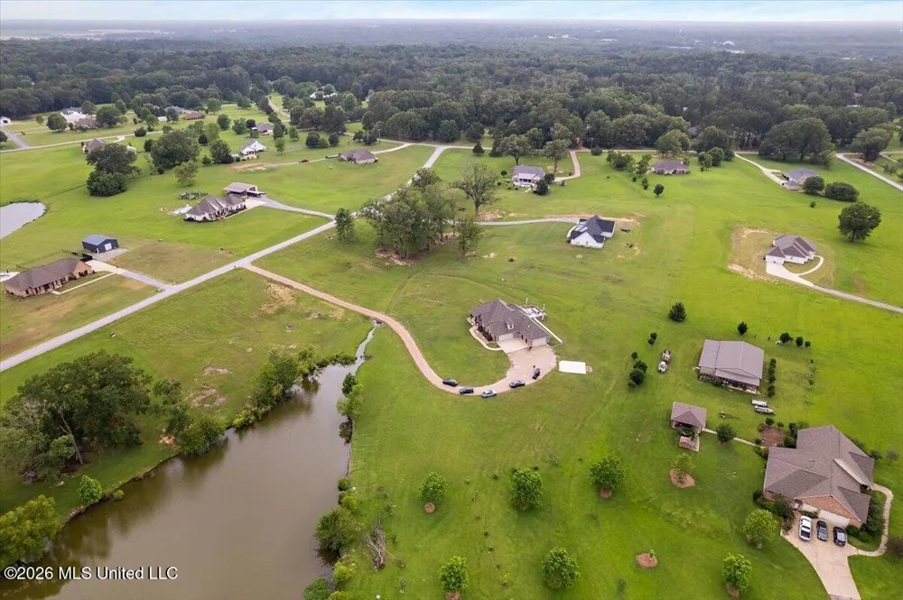 140 Winchester Drive Flora, MS 39071