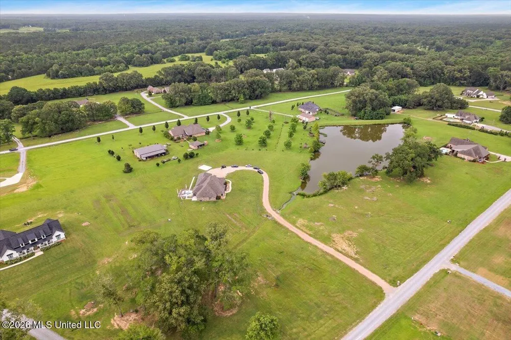 140 Winchester Drive Flora, MS 39071