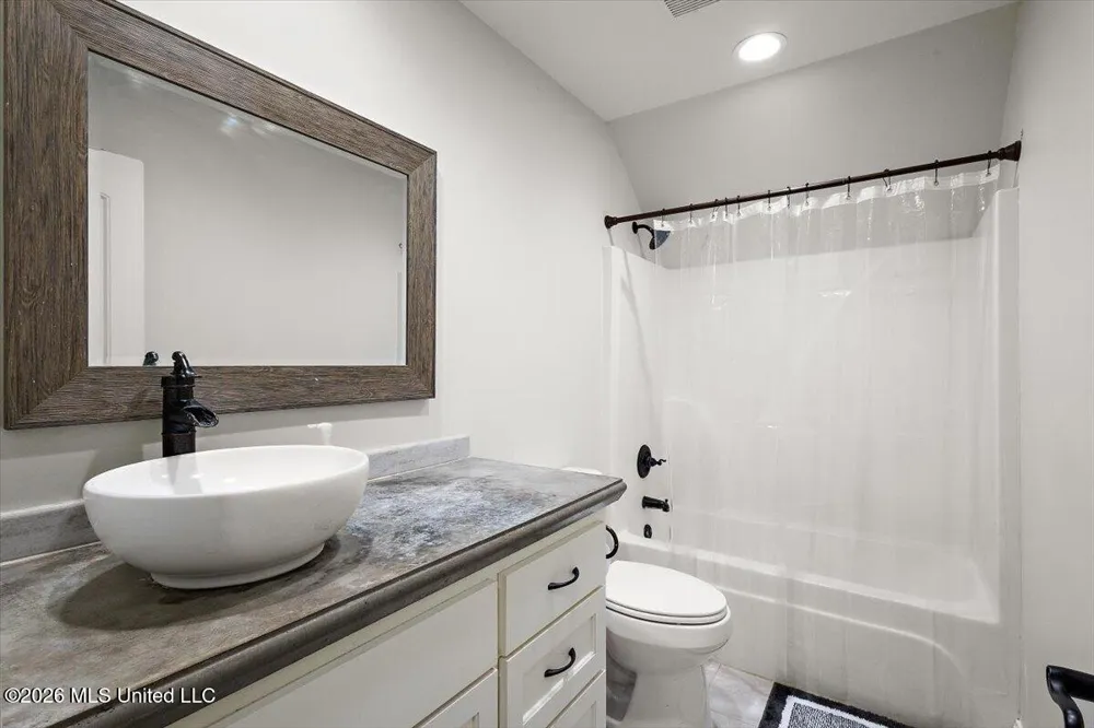 140 Winchester Drive Flora, MS 39071