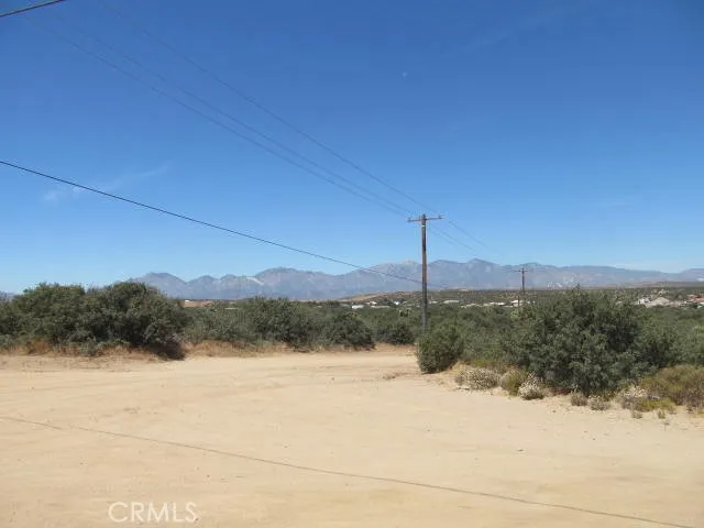 28 Fremontia Oak Hills, CA 92344